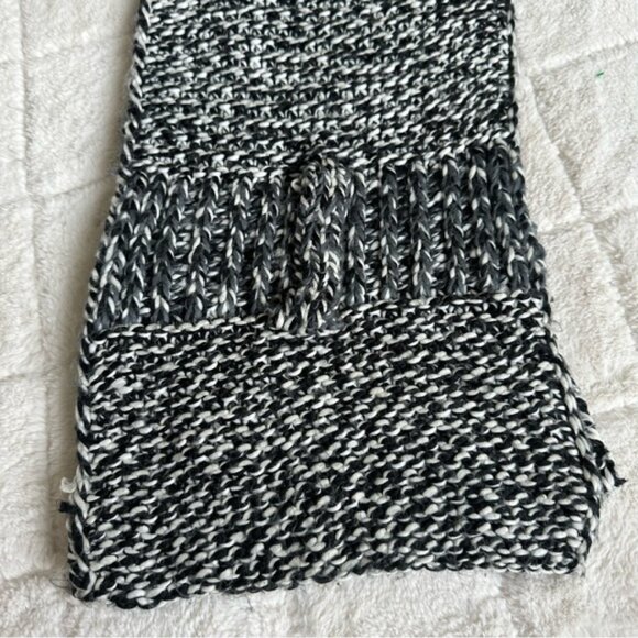 Disney Parks | Mickey Mouse Black & White Tweed Knit Scarf - Picture 4 of 8